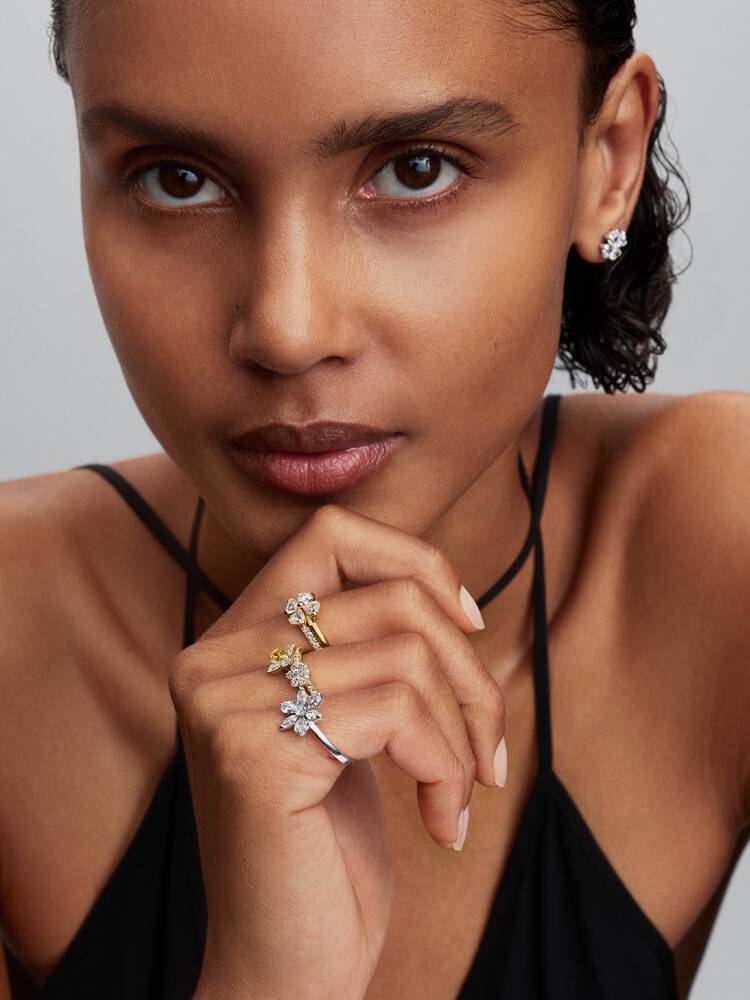 Funkelnde Blume Ring 14 Karat Vergoldung